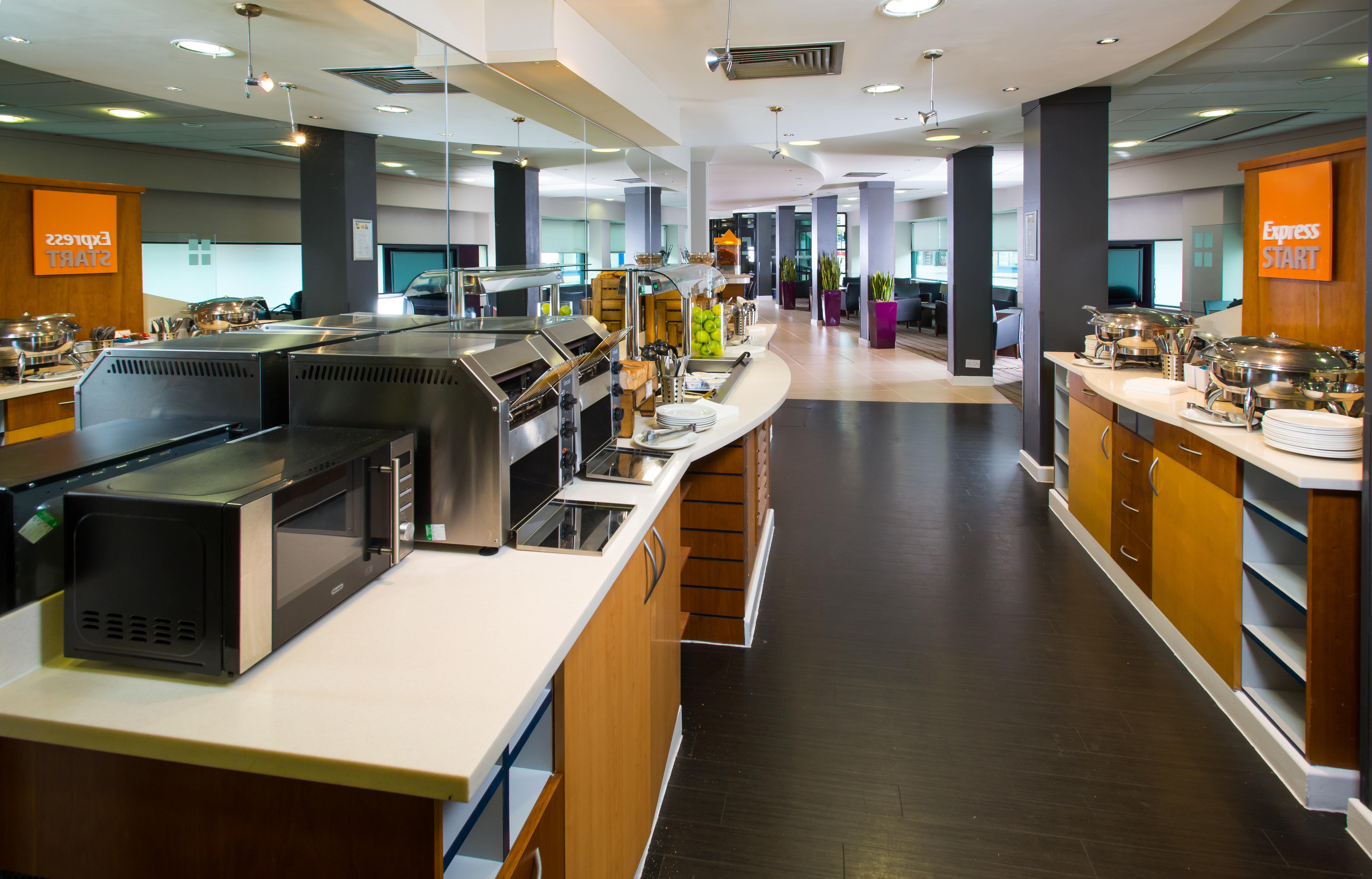Holiday Inn Express - Glasgow - City Ctr Riverside By Ihg מראה חיצוני תמונה