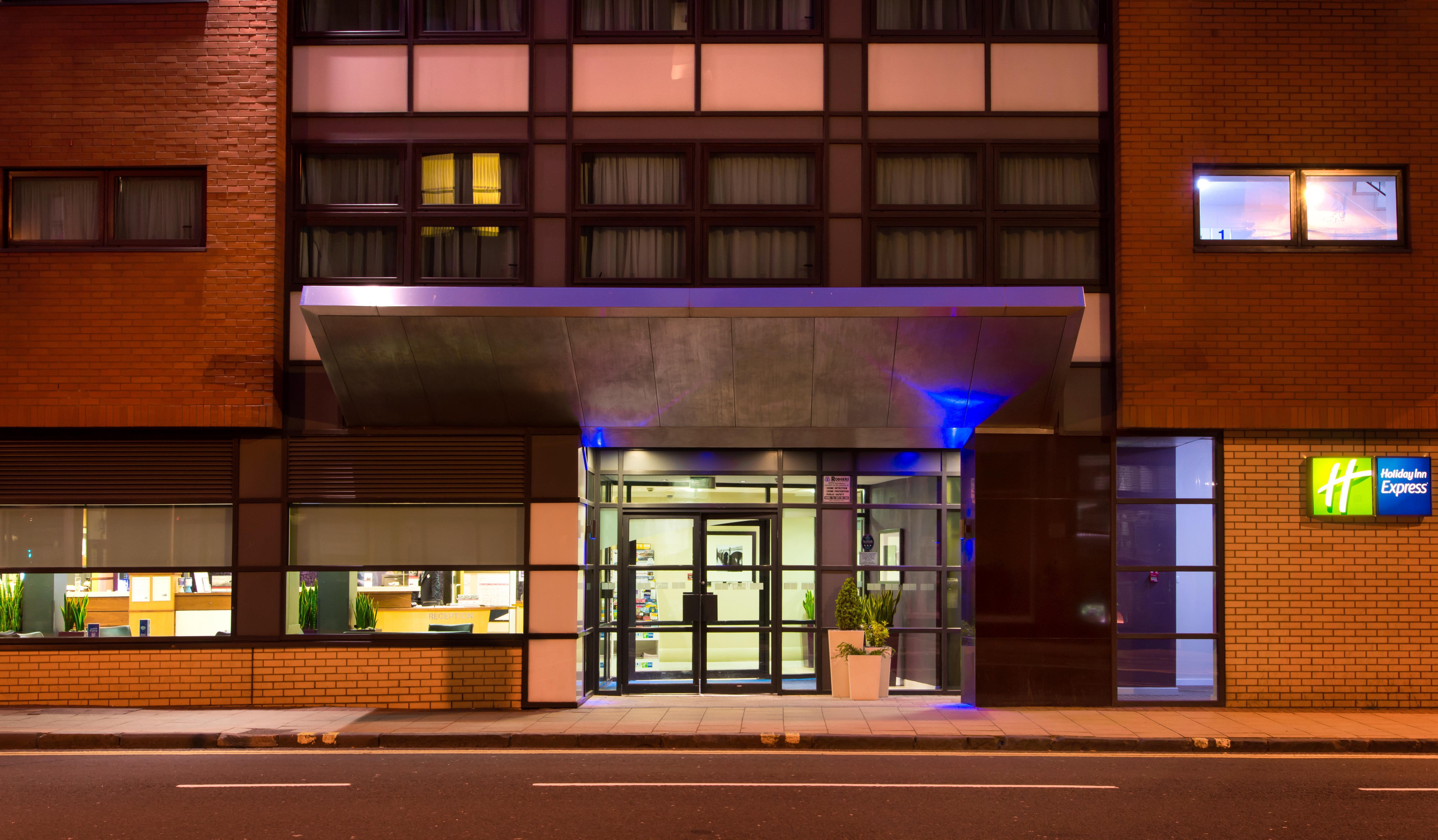 Holiday Inn Express - Glasgow - City Ctr Riverside By Ihg מראה חיצוני תמונה